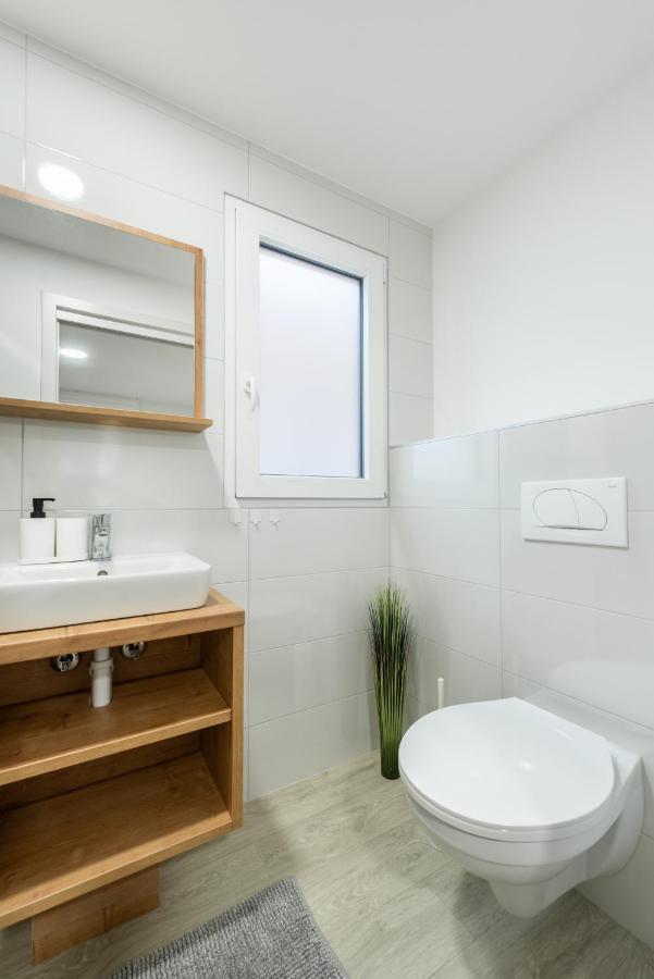 Luxury Mobile Home Pretty Green - Premium - Oaza Mira Resort -50 M From The Beach Drage Exteriör bild